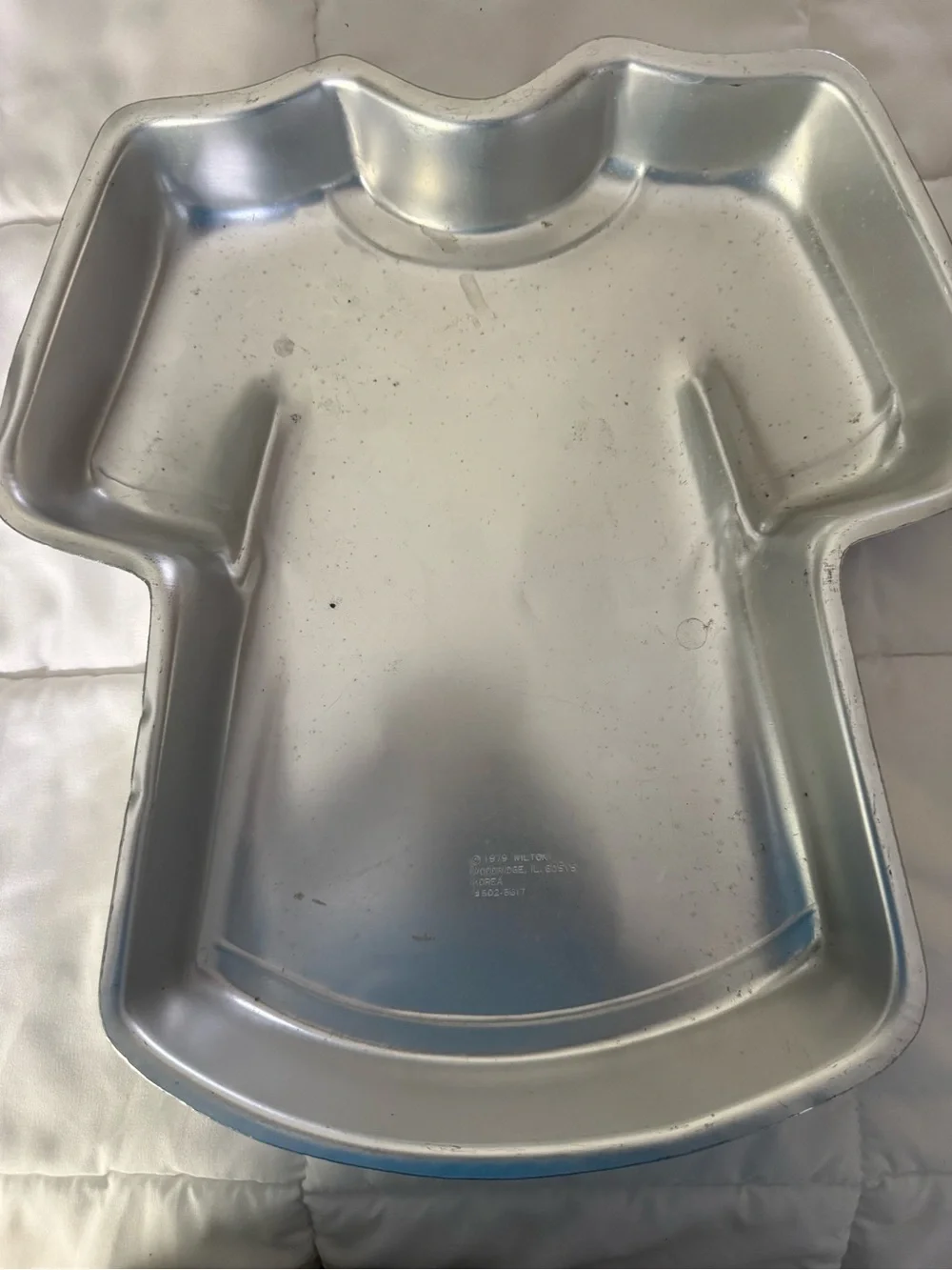 T-Shirt Shaped Cake Pan - Silver Aluminum